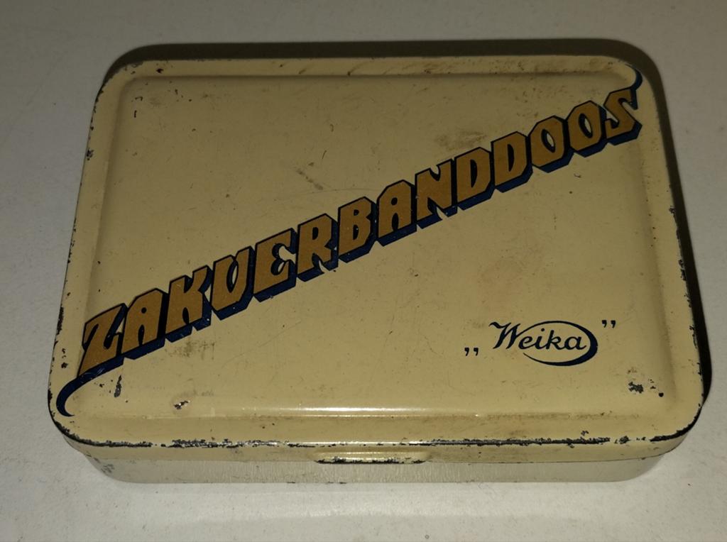 Vintage Weika Zakverbanddoos - EHBO blikje, Ophalen of Verzenden