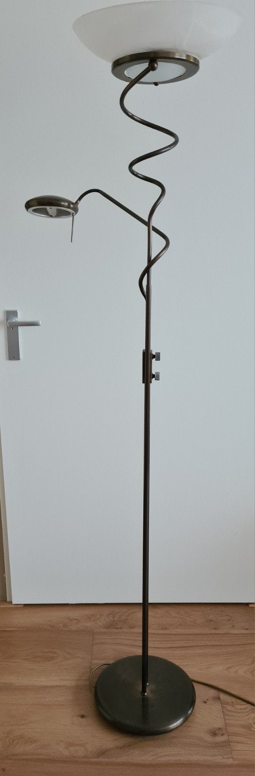 Bronzen staande lamp 1m 70, Huis en Inrichting, Lampen | Vloerlampen, Ophalen, Gebruikt, Klassiek, Glas