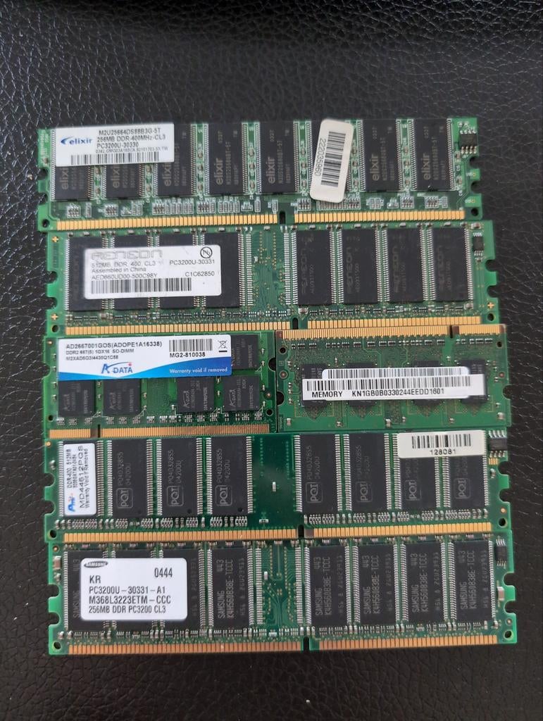 DDR2 RAM – 1GB & 512MB modules – Qimonda / Kingston / Sa.., Computers en Software, RAM geheugen, Desktop, DDR2, Ophalen of Verzenden
