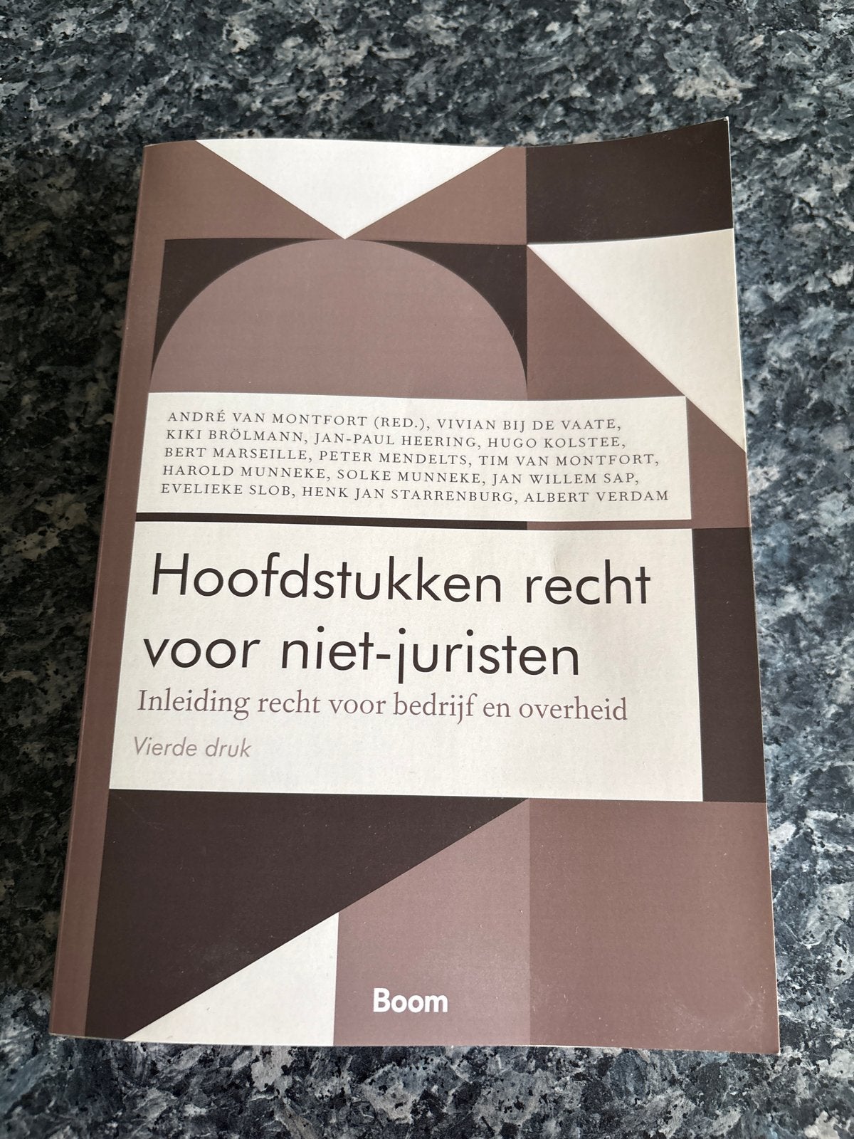 Hoofdstukken recht voor niet-juristen - Vierde druk, Ophalen of Verzenden, Gamma, Zo goed als nieuw, HBO