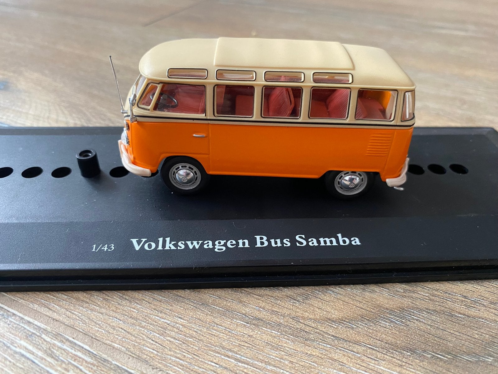 Volkswagen bus Samba 1:43, Ophalen of Verzenden, Zo goed als nieuw, Auto, Overige merken