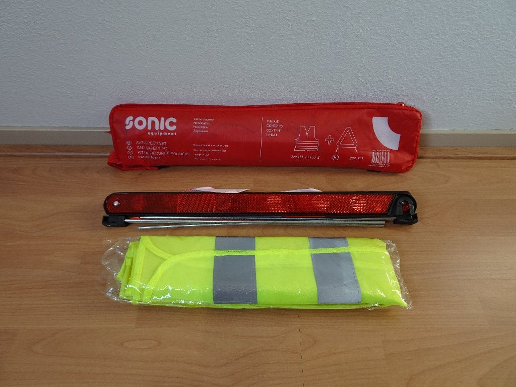 auto veiligheidsset met gevarendriehoek en 2 hesjes, Auto diversen, Auto-accessoires, Ophalen of Verzenden, Nieuw
