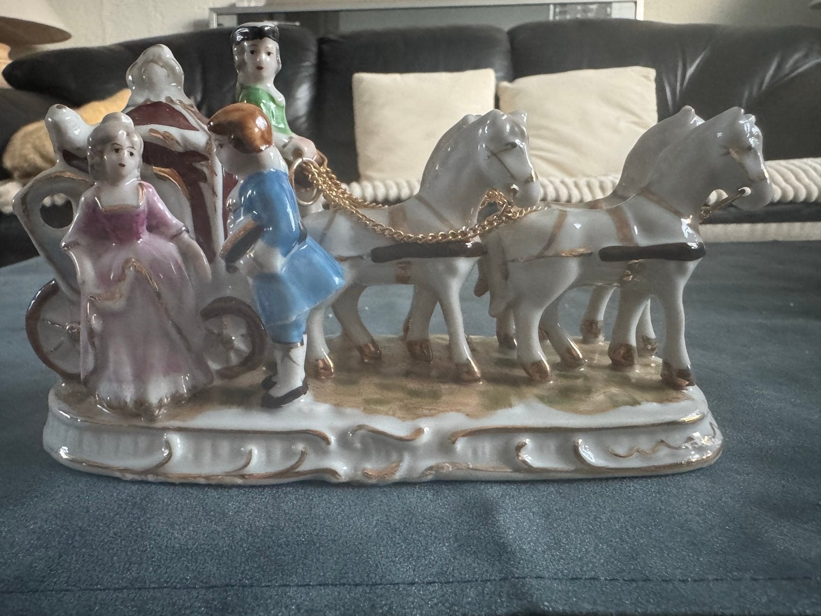 Vintage porseleinen koets met paarden en figuren, Antiek en Kunst, Ophalen of Verzenden