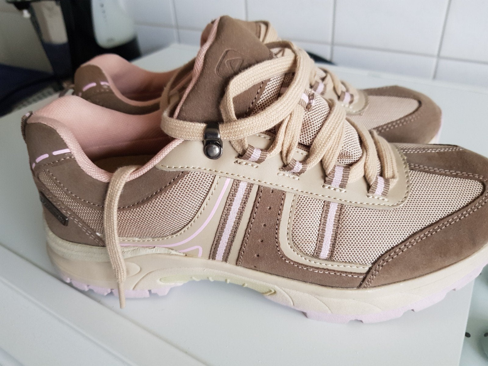 Nieuwe schoenen mt 39, Kleding | Dames, Schoenen, Ophalen, Nieuw, Zwart, Sneakers of Gympen