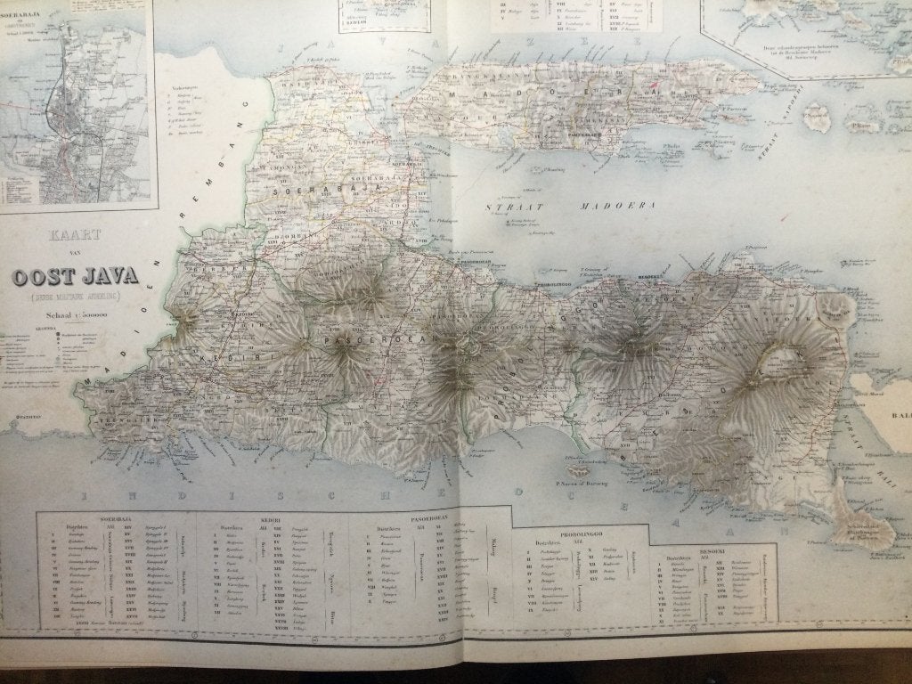 Indonesië, Oost-Java met Soerabaja; grote kaart, 1883, Antiek en Kunst, Cartografie, 88 cm, 60 cm, Ophalen of Verzenden