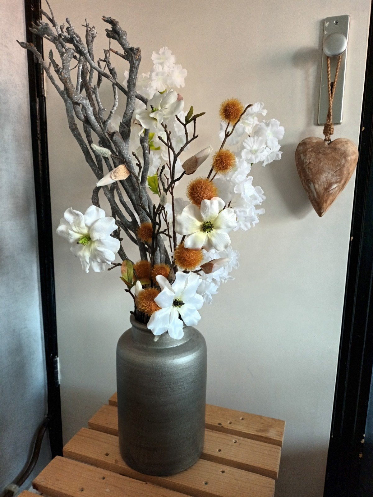 vaas met kunst bloemen/takken, Huis en Inrichting, Ophalen, Zo goed als nieuw