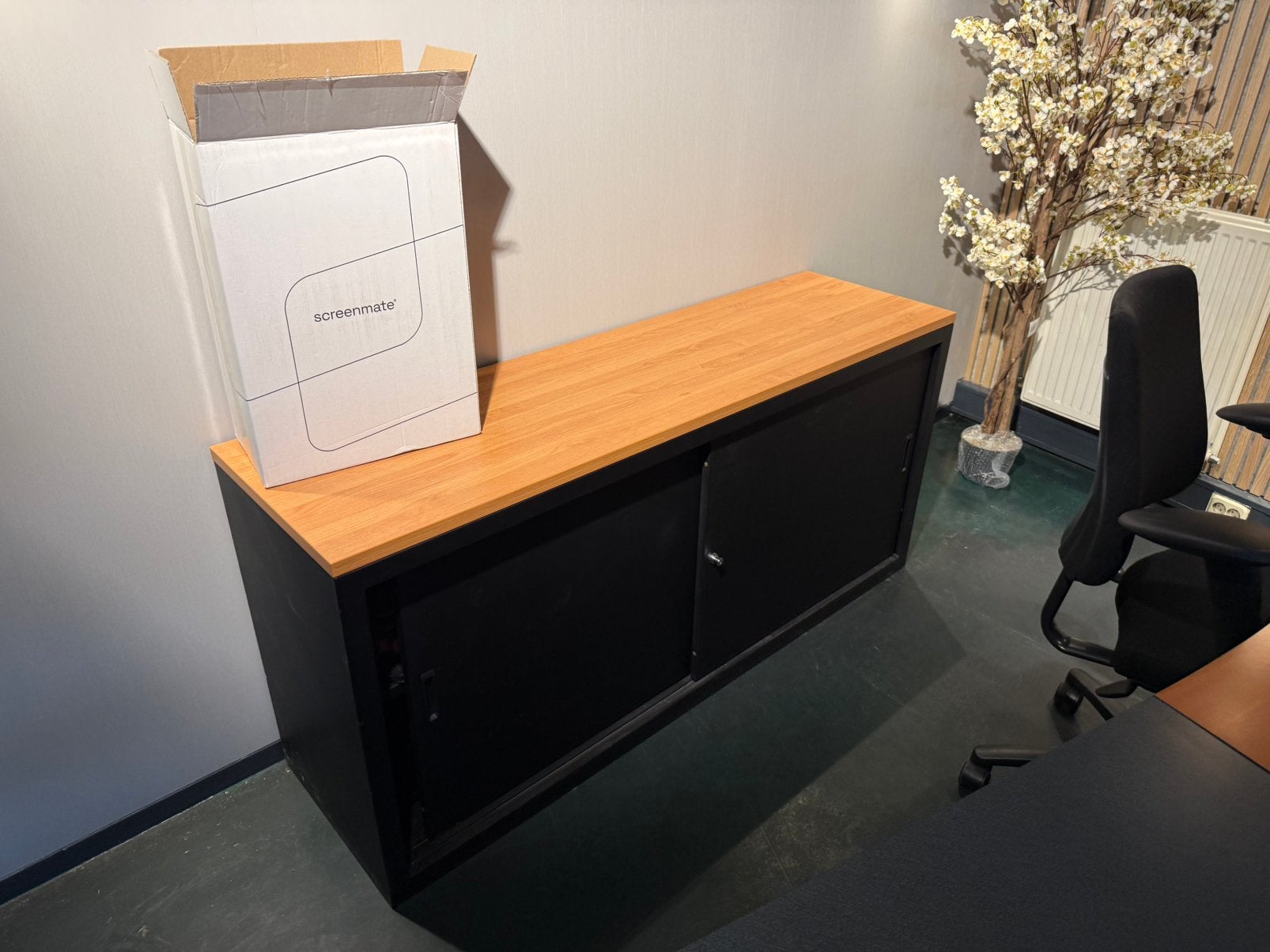 3x kantoor bureau’s + kast. GRATIS af te halen., Ophalen, Bureau