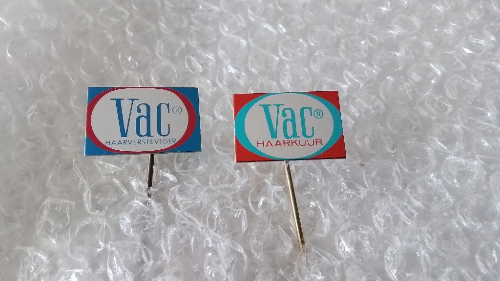 2 verschillende speldjes V.A.C. haarversteviger en haarkuur, Ophalen of Verzenden, Zo goed als nieuw, Overige onderwerpen
