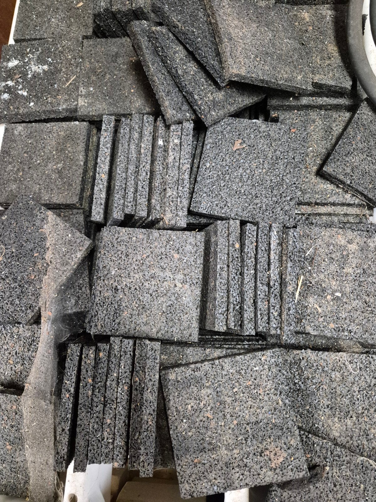 Gebruikte rubberen plaatjes - tegeldragers - 100x100x10mm, Ophalen, Gebruikt, Rubber, Minder dan 5 m²