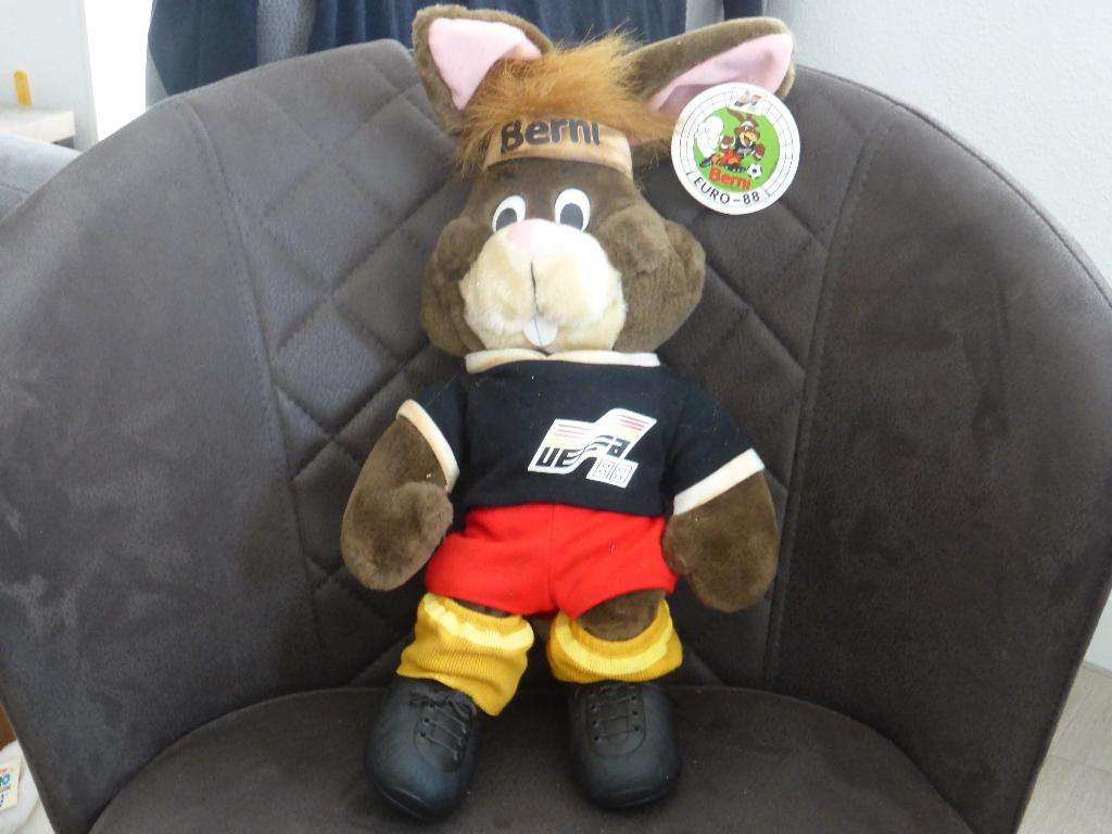 mascotte  berni  uefa 1988, Ophalen of Verzenden, Zo goed als nieuw, Buitenlandse clubs, Overige typen