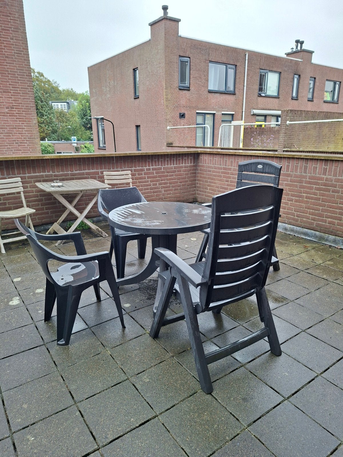 Hartman tuinset: donkerblauwe tafel met 2 stoelen, Ophalen, 4 zitplaatsen, Kunststof, Gebruikt