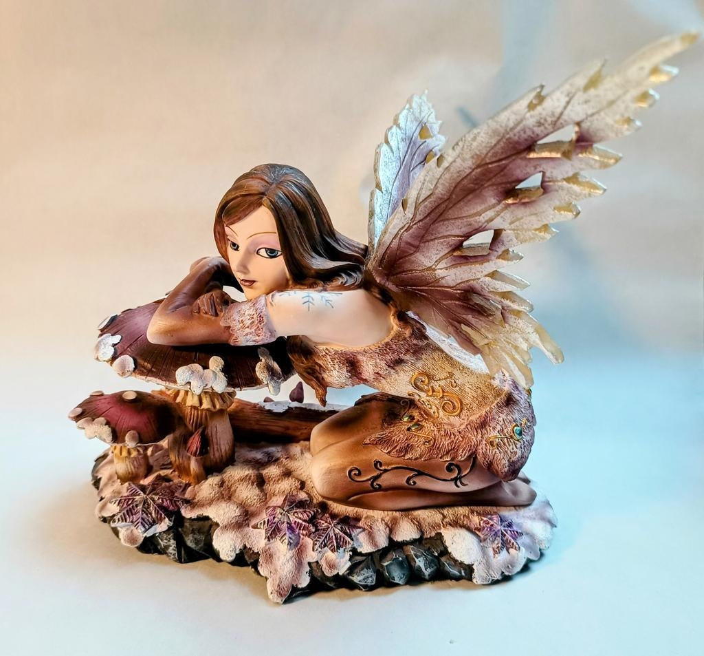 Fantasy Elfje op Paddenstoel Beeldje groot, Ophalen of Verzenden