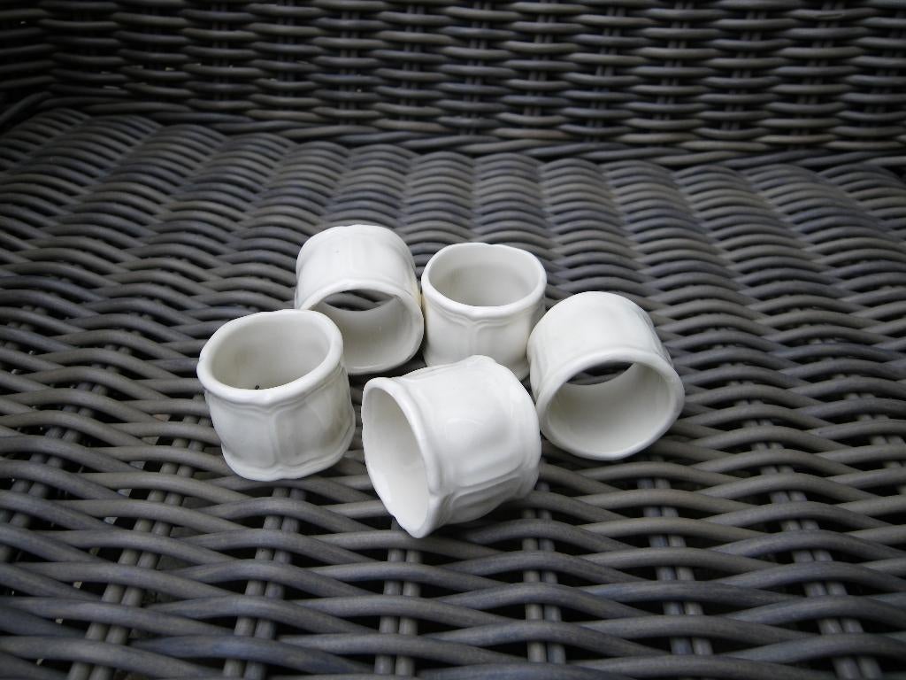 Wedgwood QUEENS PLAIN  6 Servetringen in nieuwstaat, Overige typen, Nieuw, Ophalen of Verzenden, Wedgwood