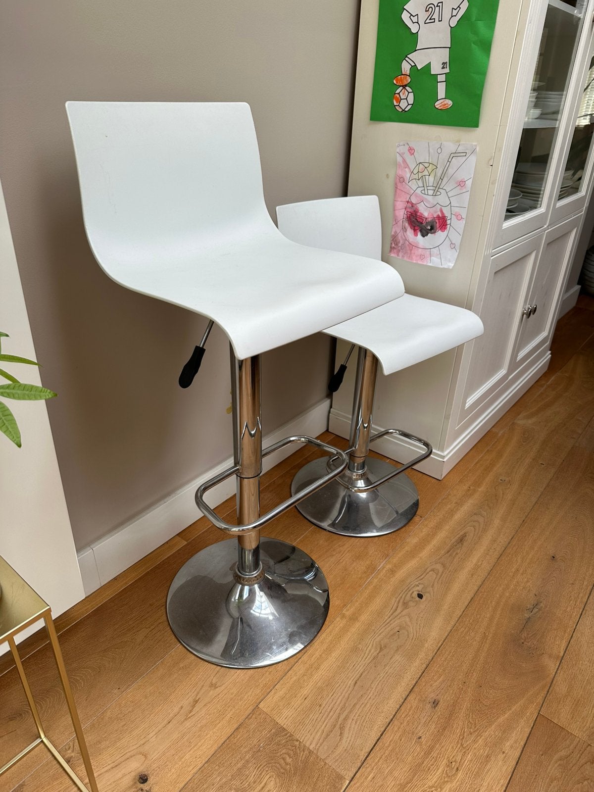 3 witte bar krukken, Huis en Inrichting, Barkrukken, 3 krukken, Ophalen, Gebruikt, 60 tot 90 cm
