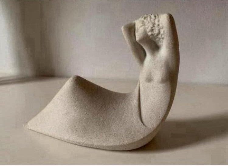 Beeldje 20cm x 14 cm v Marbell Stone Art - mat. steen o.i., Ophalen of Verzenden, Zo goed als nieuw, Mens