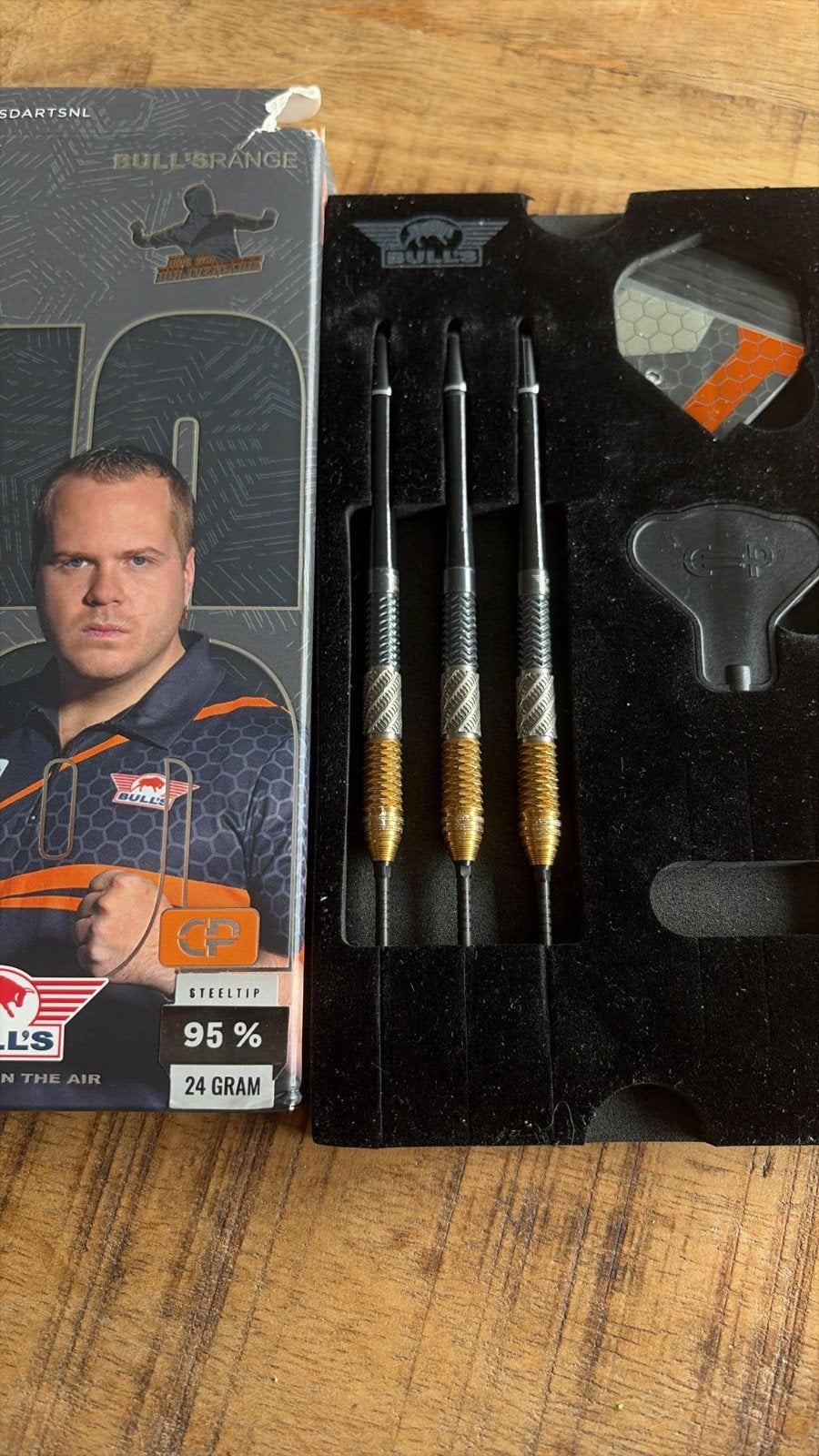 Dirk van Duijvenbode Darts 24 gram - Bull's Steel Tip, Sport en Fitness, Darts, Ophalen of Verzenden, Zo goed als nieuw, Pijlen