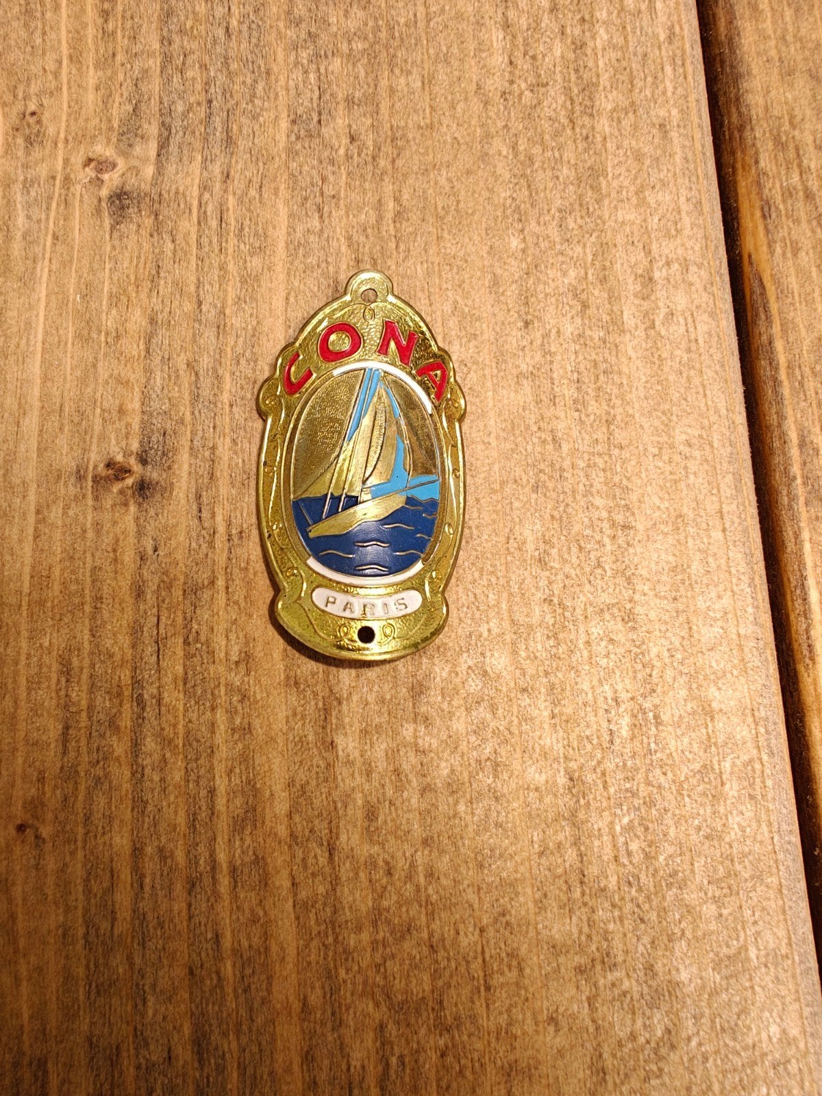 Mooi balhoofdplaatje cona Paris zeilboot, Ophalen of Verzenden