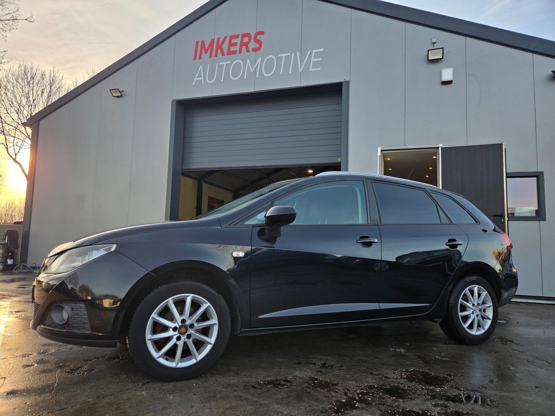 Seat Ibiza ST 1.4 Style, Auto's, Voorwielaandrijving, Zwart, 4 cilinders, Origineel Nederlands