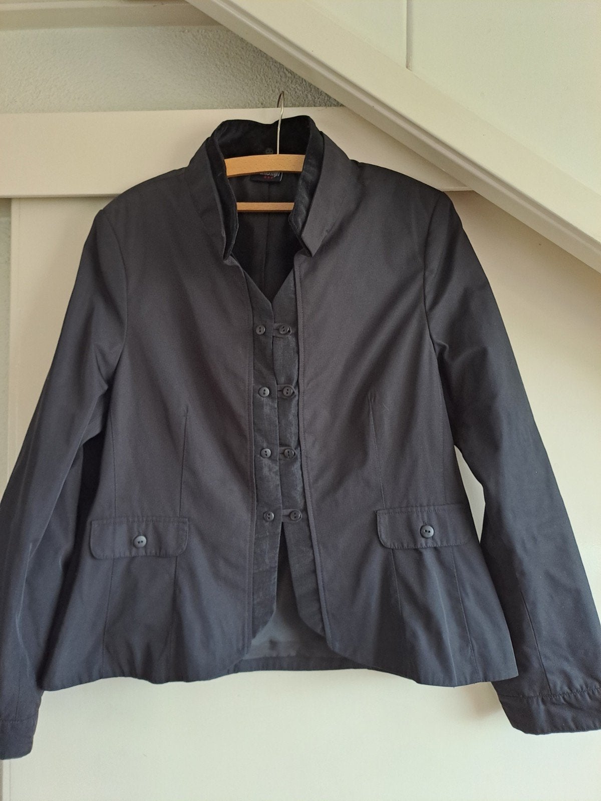 Clementijn uniek zwart jasje * mt 46/48* ZGAN, Ophalen, Zo goed als nieuw, Maat 46/48 (XL) of groter, Zwart