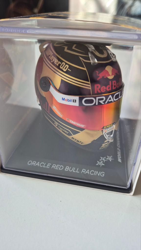 Max Verstappen Helm "World Champion 2023" 1:4, Verzamelen, Ophalen of Verzenden, Nieuw, Formule 1
