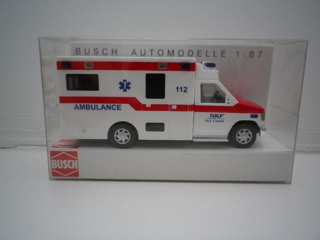 Busch Ford E350 ambulance SKF werk. Nieuw. 1/87 schaalmodel, Ophalen of Verzenden, Nieuw, Auto, Herpa