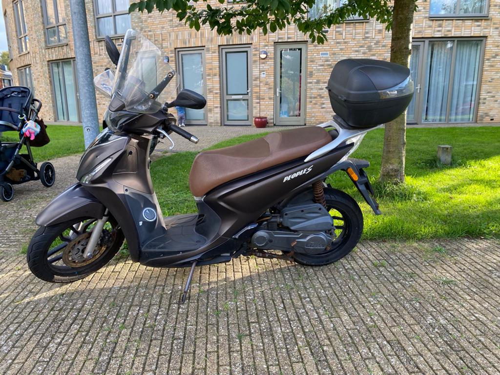 2019 Kymco New People S 4t 50cc - Inclusief TopKoffer, Fietsen en Brommers, Scooters | Kymco, Ophalen, Gebruikt, Maximaal 45 km/u