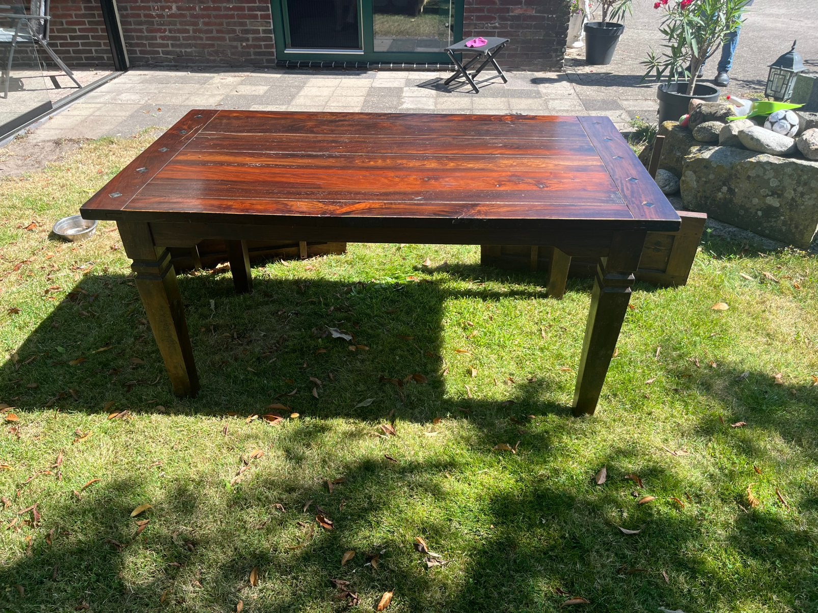 Bruine houten eettafel, Ophalen, 50 tot 100 cm, Zo goed als nieuw, Vijf personen of meer