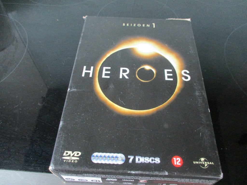 dvd box heroes, Vanaf 12 jaar, Ophalen of Verzenden, Gebruikt, Nederlands