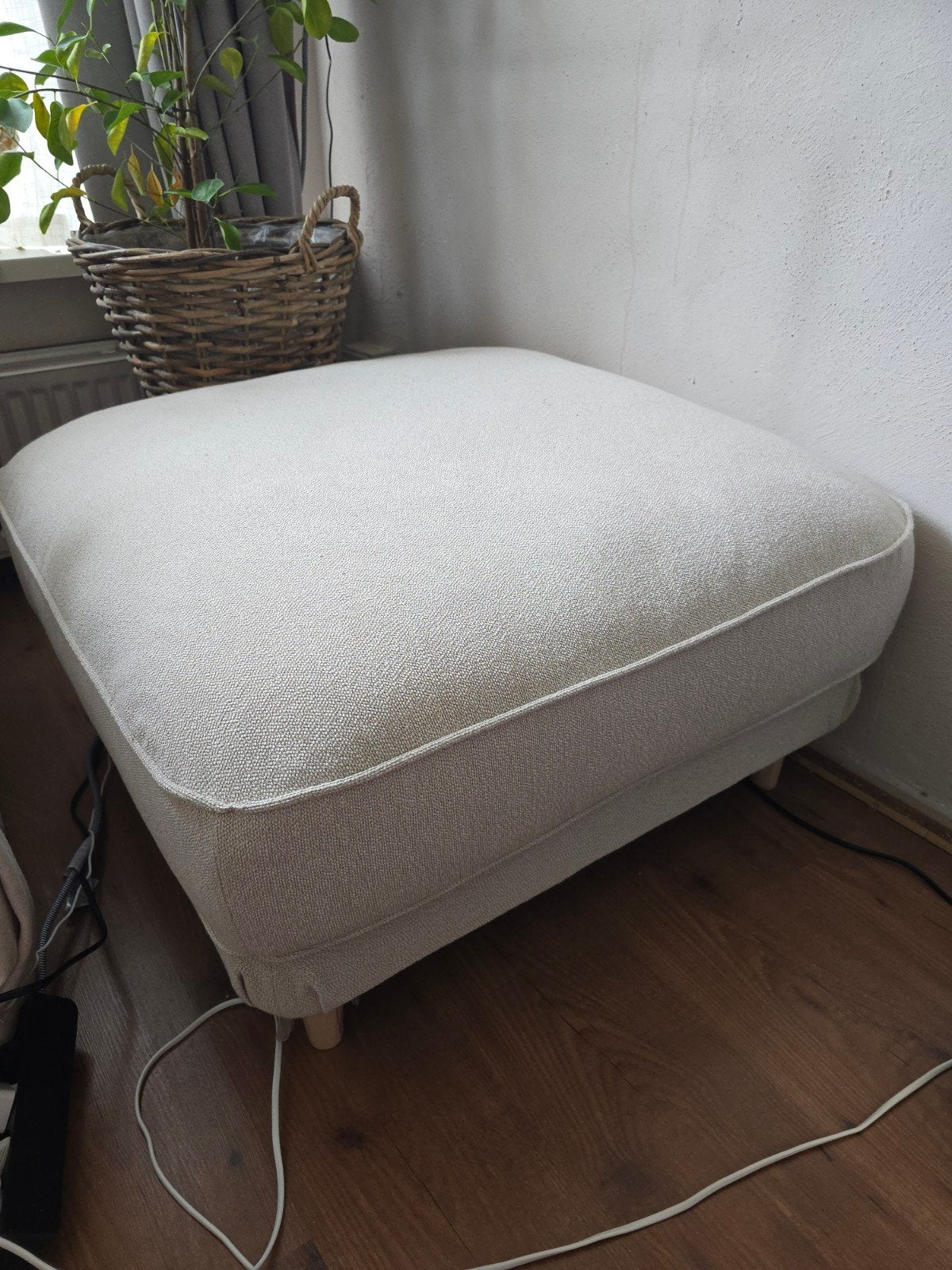 IKEA ESSEBODA Voetenbank - Zo goed als nieuw, Ophalen, Modern, Scandinavisch, Vierkant, 75 tot 100 cm