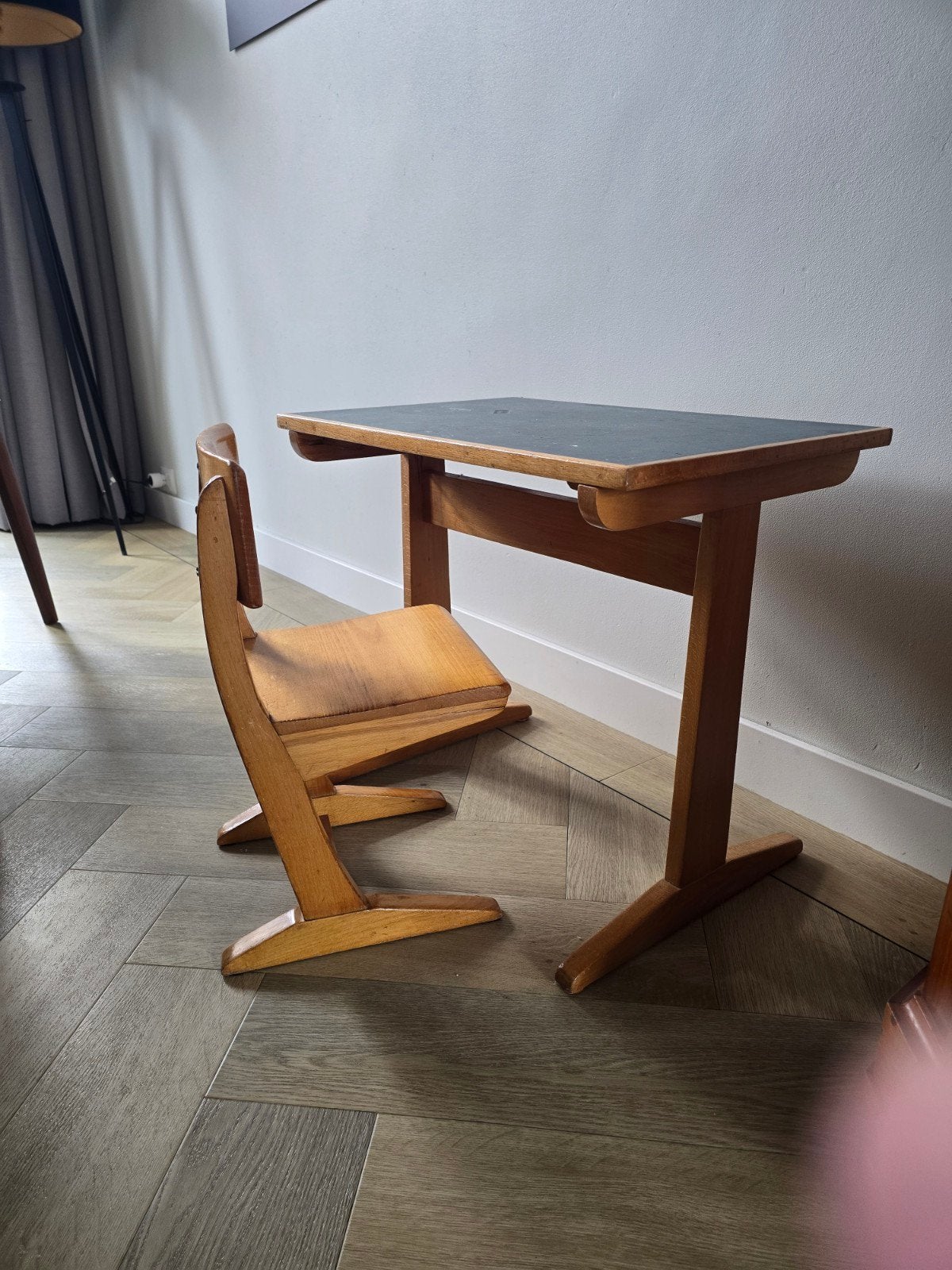 Vintage kinderbureau met stoel, Ophalen