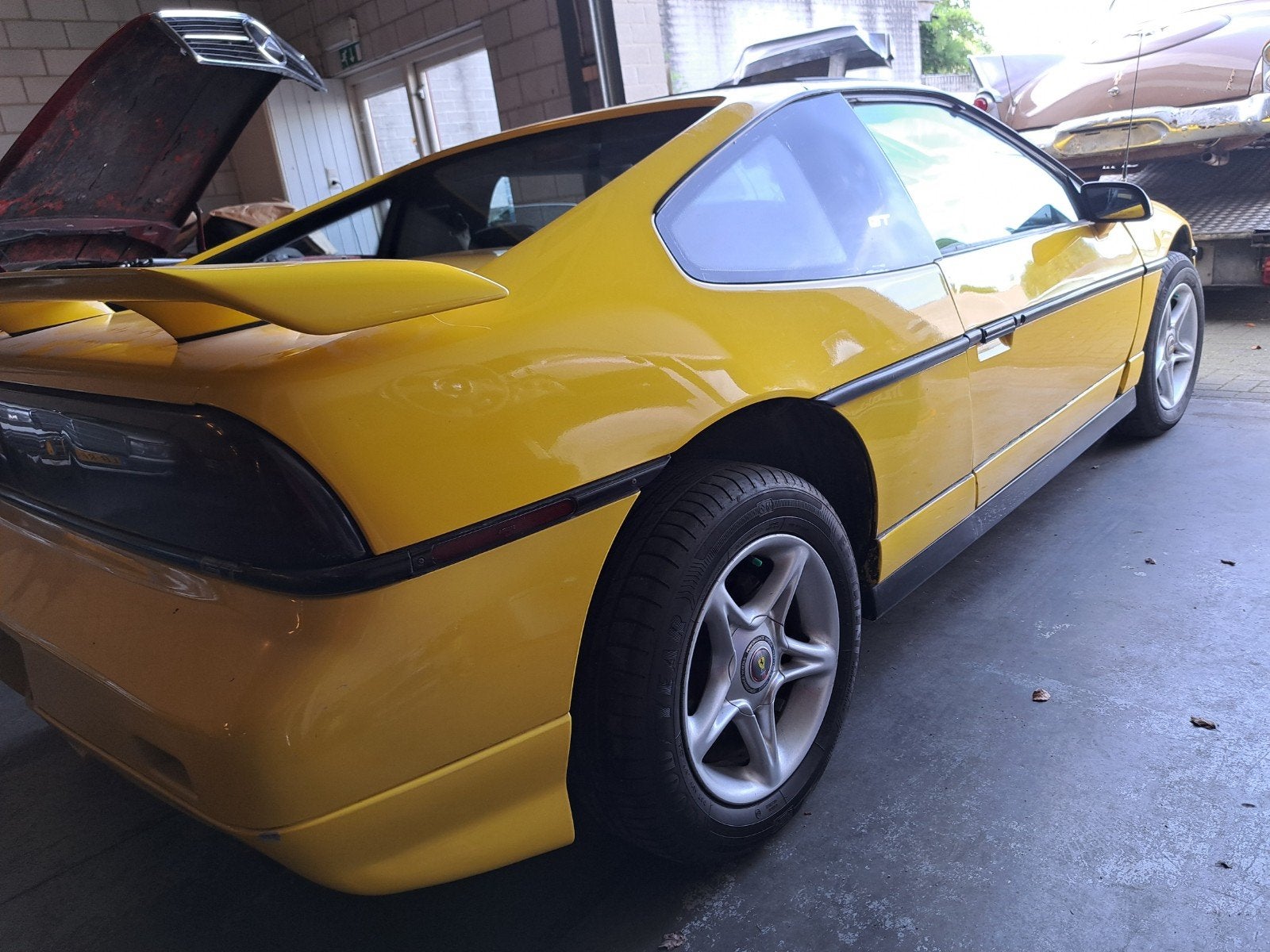 zeldzame pontiac fiero 2.8 v6 gt met hand schakelbak!, Auto's, Oldtimers, Mercedes-Benz, Bedrijf, Handgeschakeld, Te koop