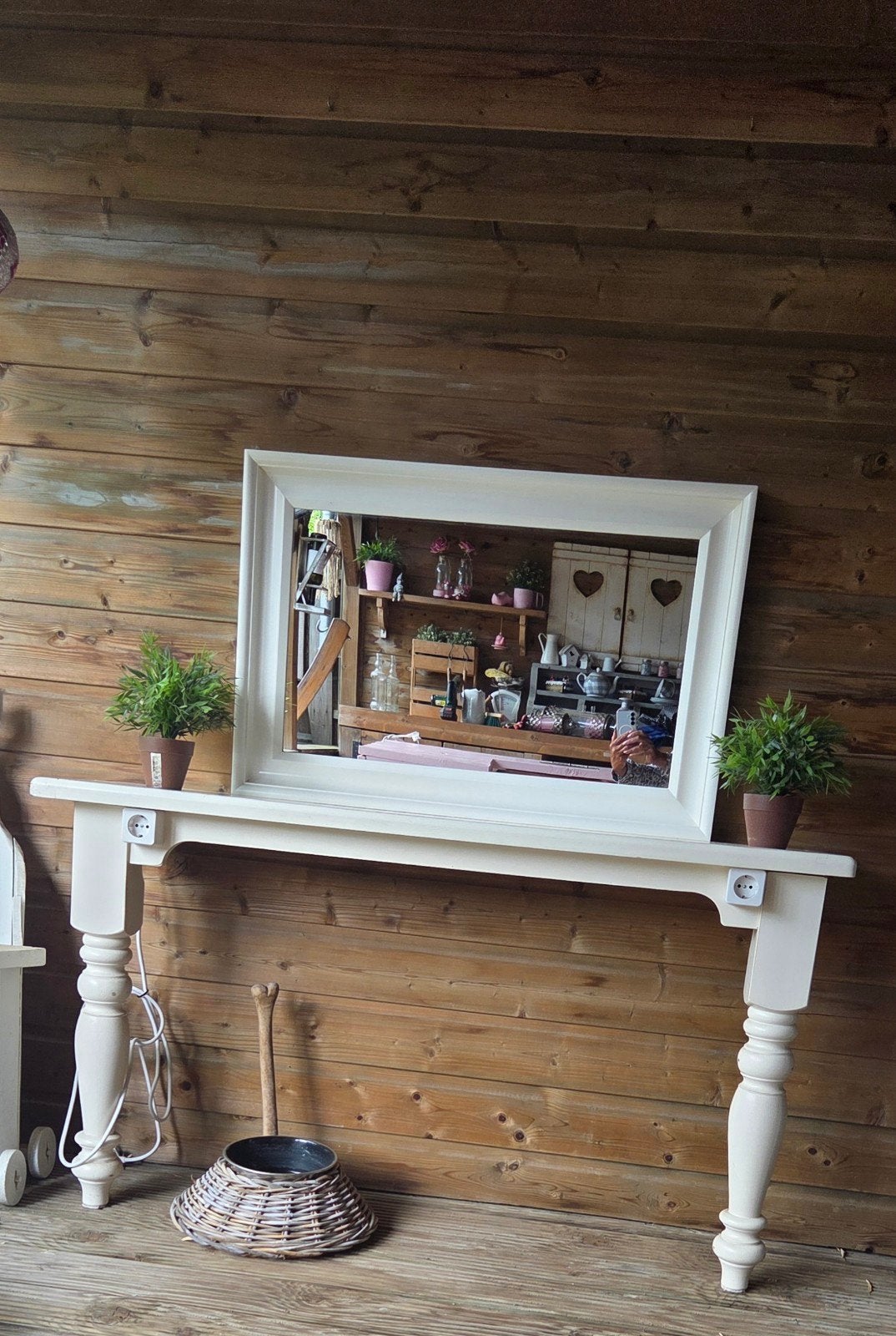 Kappers sidetable van hardhout met spiegel en contact, Ophalen