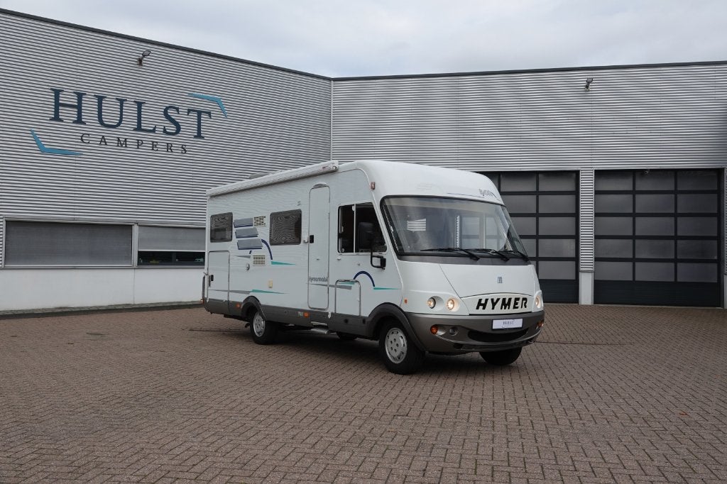 Hymer B 644 2.8 motor, Nette gezinscamper, 6 zitplaatsen, Integraal, Bedrijf, Hymer, 6 tot 7 meter