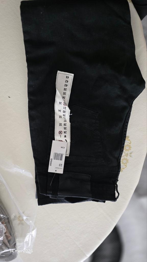 Zwarte LTB jeans W30 L30, nieuw met label, Kleding | Dames, Spijkerbroeken en Jeans, Zwart, Nieuw, Ophalen of Verzenden, LTB