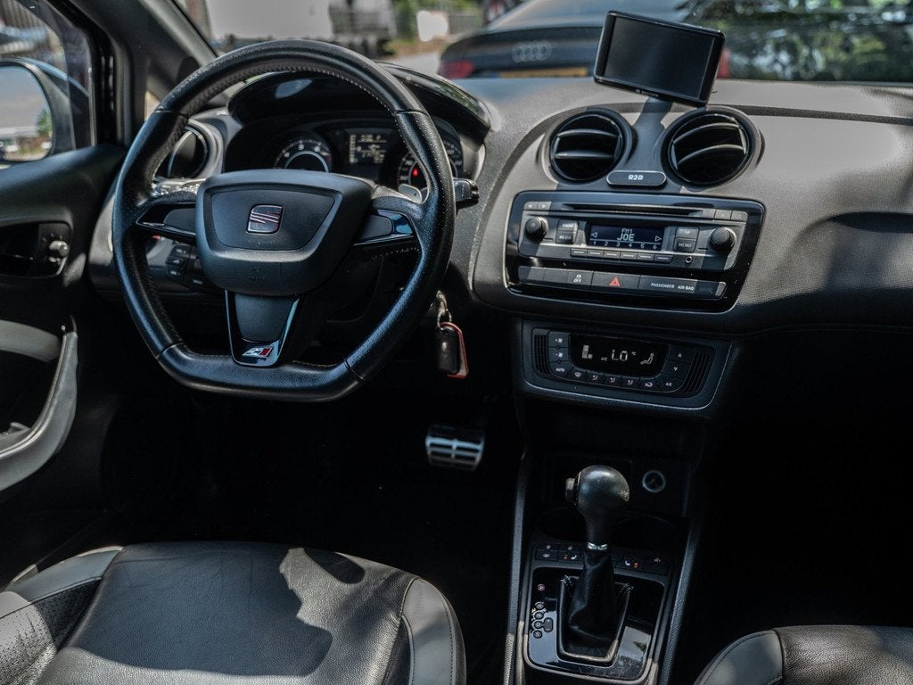 Seat Ibiza SC 1.4 TSI Cupra - AUTOMAAT - ZWART LEER - STOEL, Euro 5, Bi-Xenon koplampen, Gebruikt, Zwart