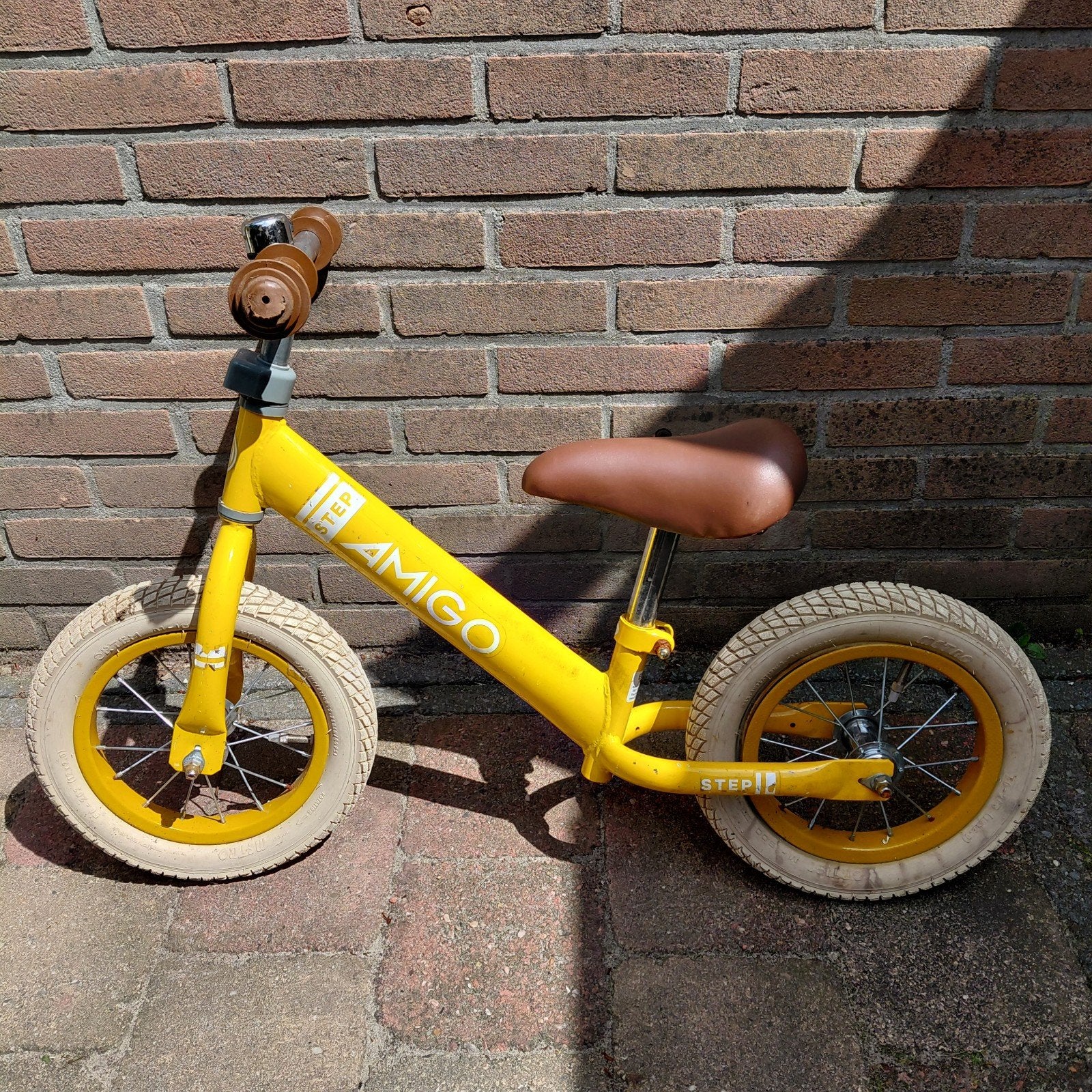 Amigo Loopfiets - Geel, met gebruikssporen, Ophalen, Gebruikt, Loopfiets