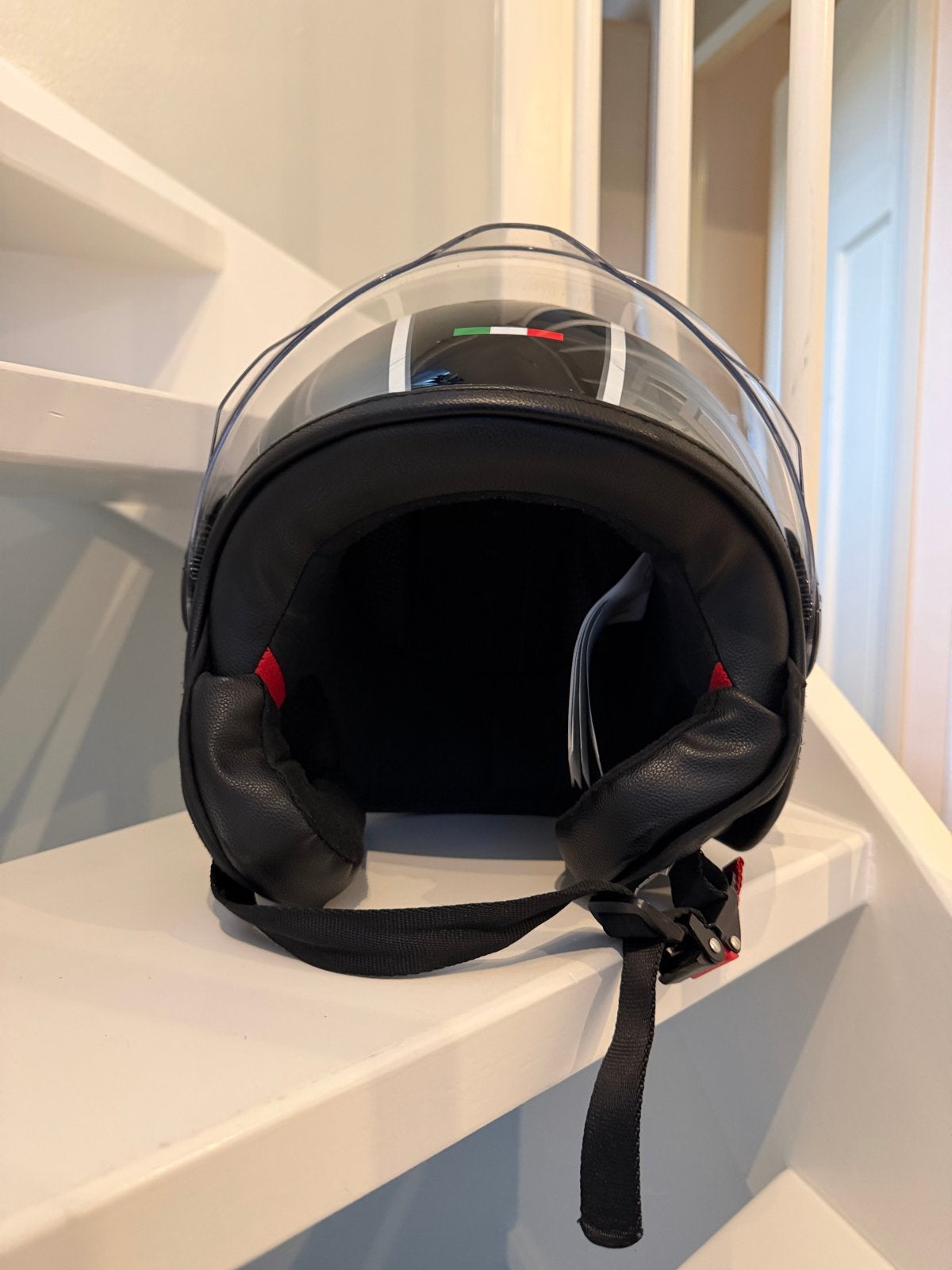 Scooterhelm Zwart/Grijs met Italiaanse vlag, Fietsen en Brommers, Ophalen of Verzenden, Gebruikt