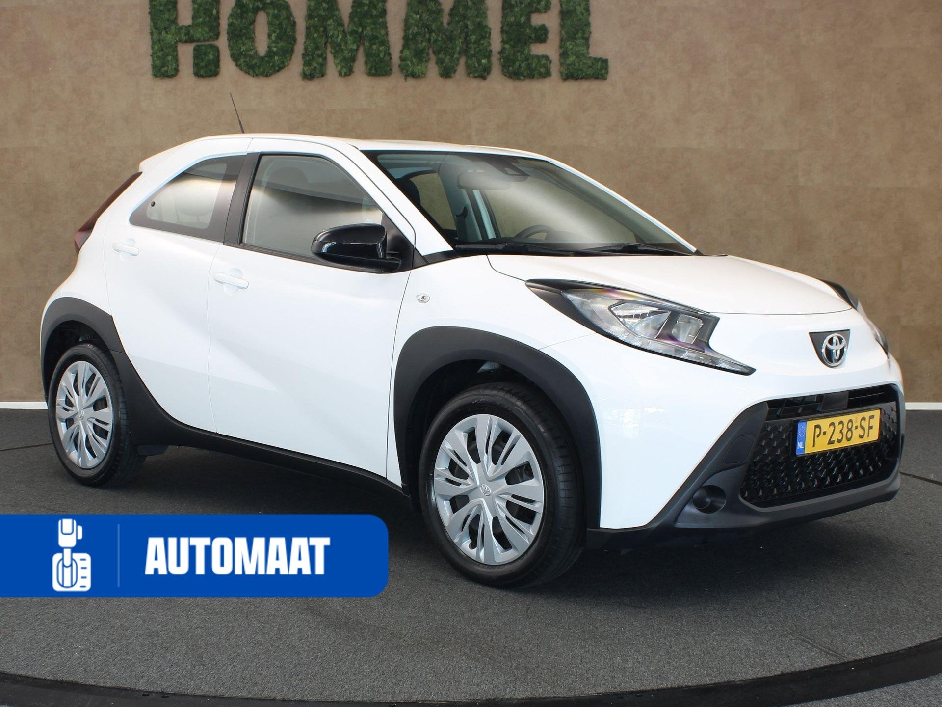 Toyota Aygo X 1.0 VVT-i S-CVT Play - ORIGINEEL NEDERLANDSE A, Automaat, Postbus 212
4940 AE  Raamsdonksveer, NL, Wit, Toyota