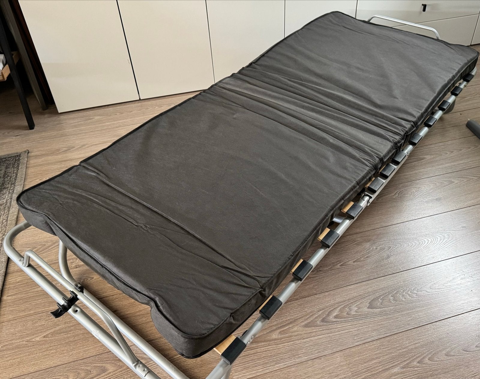 Opvouwbaar logeerbed met matras - Zo goed als nieuw, Ophalen, Eenpersoons, Zwart, 190 cm of minder