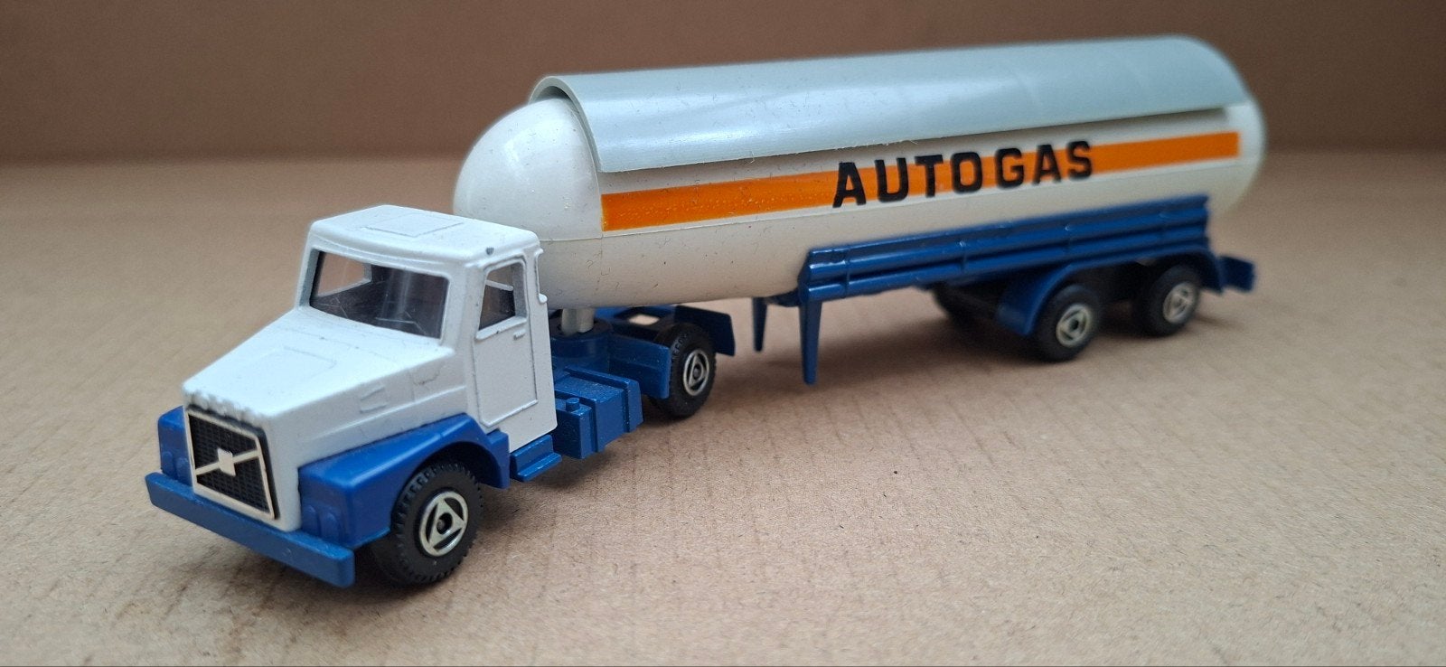 Vintage Volvo Autogas Tankwagen Speelgoedmodel, Ophalen of Verzenden, Gebruikt