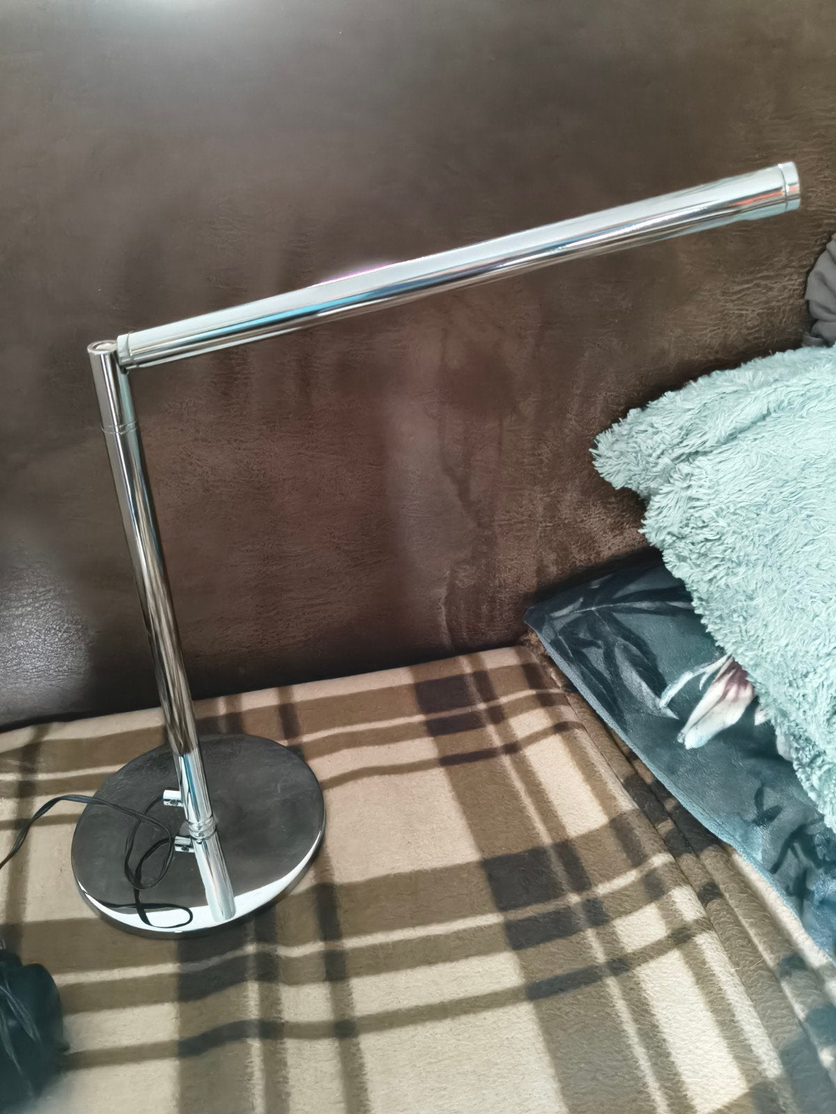 Moderne chromen bureaulamp met LED verlichting, Ophalen, Bureaulamp, Gebruikt, Overige merken