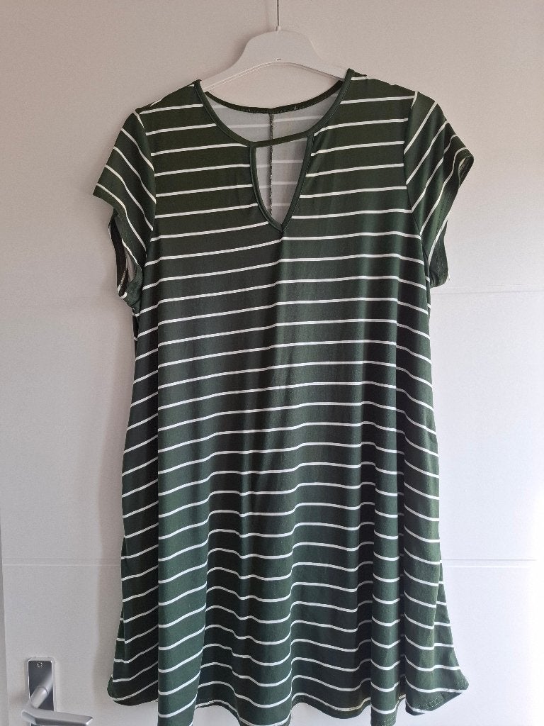 Tuniek long shirt met zakken olijfgroen maat 48-50, Verzenden, Zo goed als nieuw, Groen, Shirt of Top