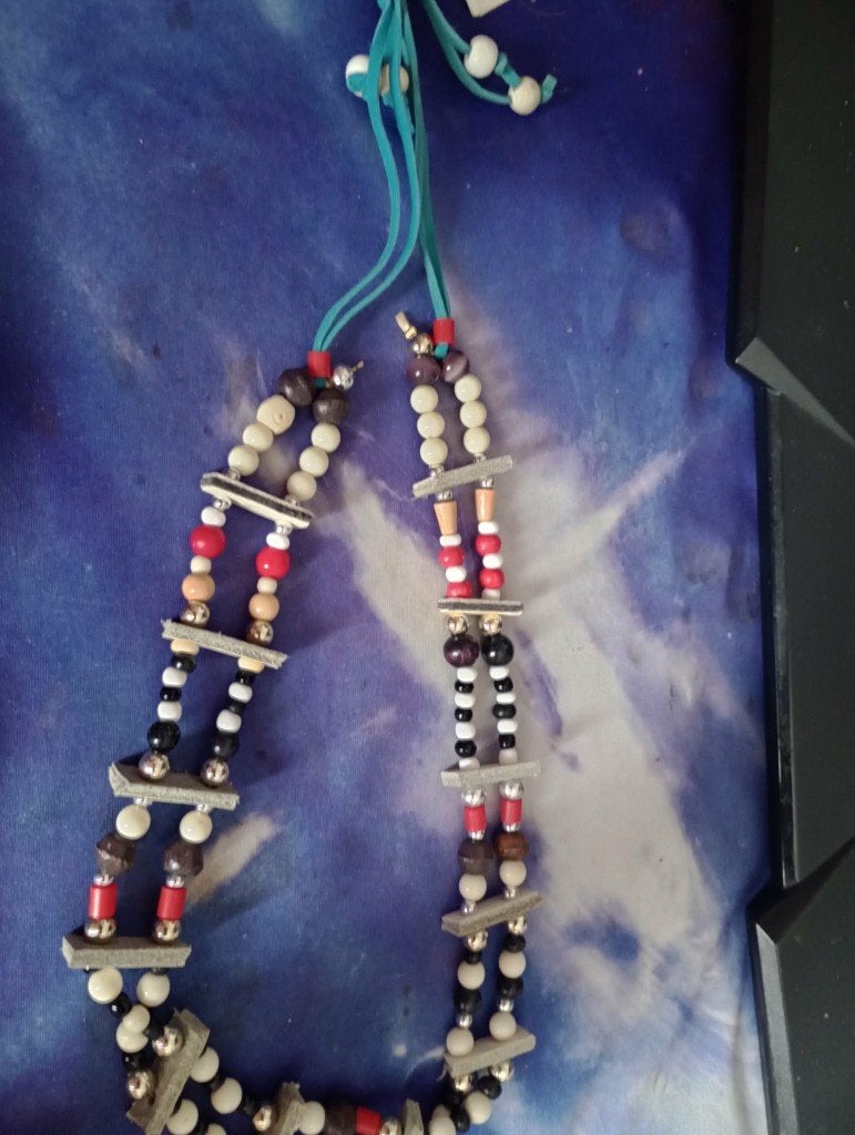 Native American cheyenne bone choker, (pony beads), Overige materialen, Verstelbaar, Bruin, Verzenden