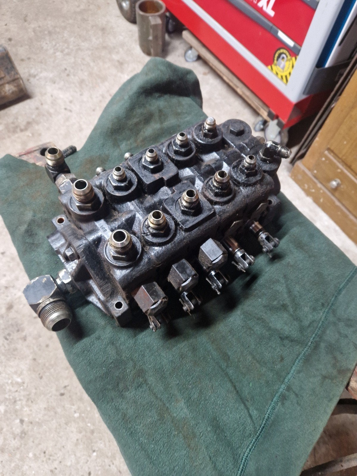 Hydraulisch ventielenblok - Gebruikt, Ophalen, Gebruikt