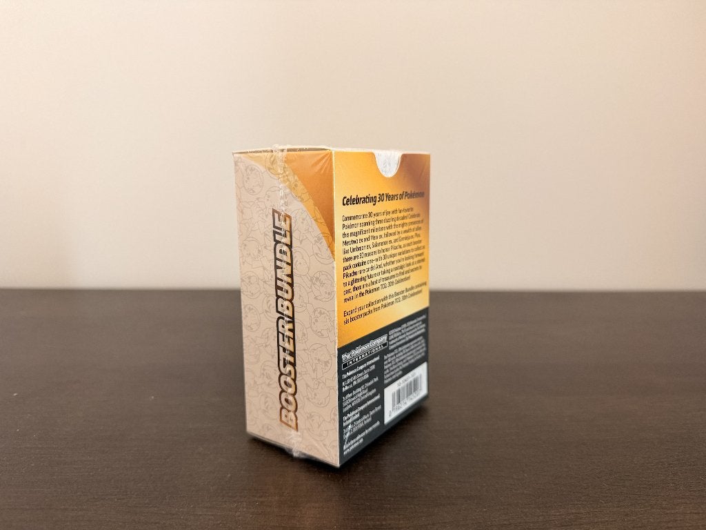 Foto 5 van Pokémon 30th Anniversary Booster Bundle – Sealed