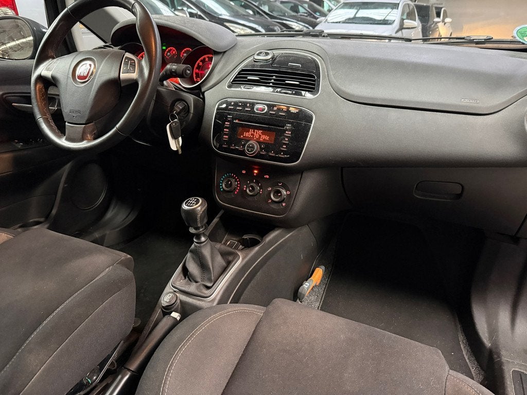 Fiat Punto Evo 0.9 TwinAir Lounge Airco, Navigatie, LMV, Voorwielaandrijving, Gebruikt, Euro 6, 100 pk