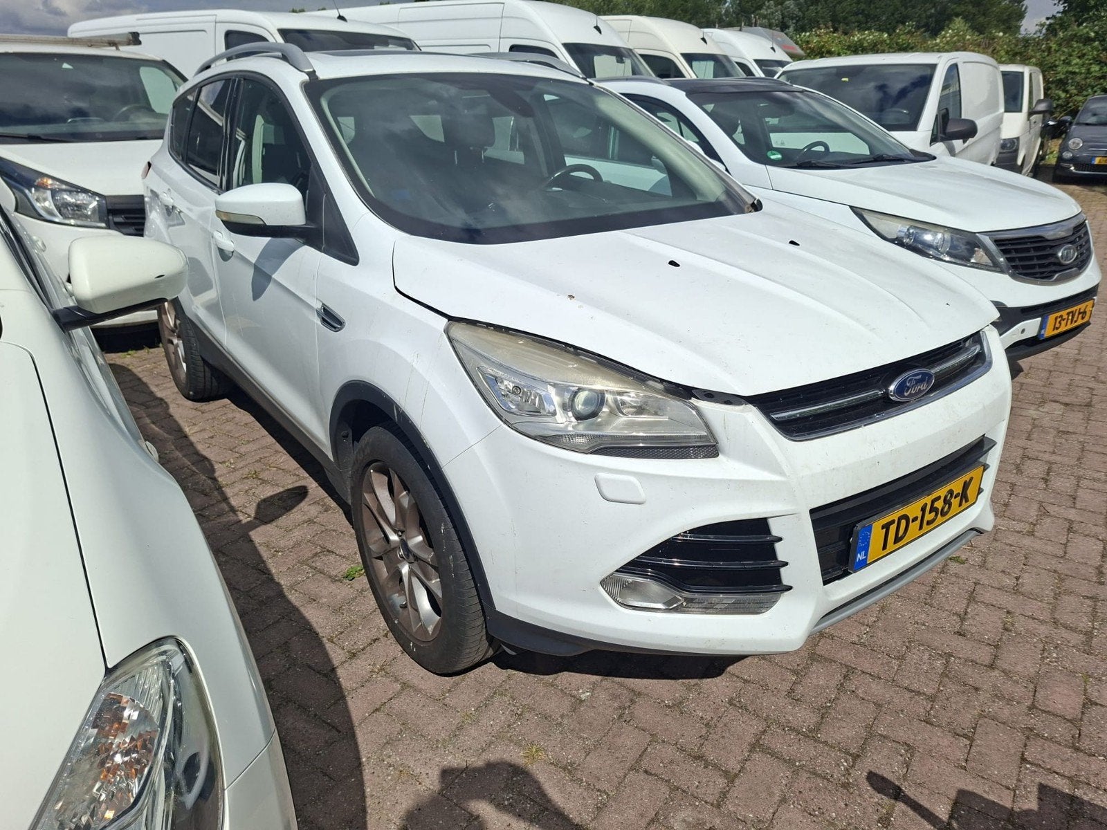 Ford Kuga 1.6 T 110KW AWD 2013 Wit motorschade VERKOCHT, Auto's, 1596 cc, 15 km/l, 4 cilinders, 2000 kg