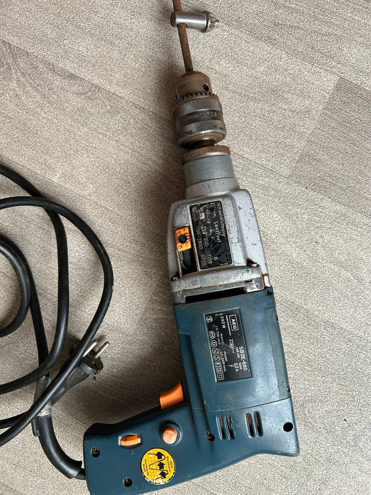 AEG SB2E-680 Klopboormachine - Vintage Krachtpatser, Boormachine, Ophalen of Verzenden, Klopboormechanisme, Gebruikt