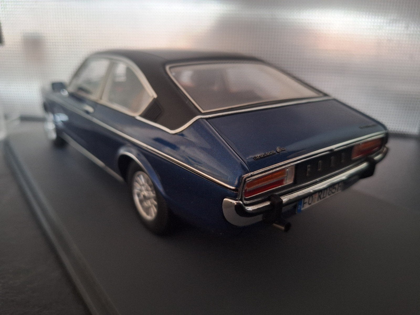 Ford Granada Coupe 1972 Resin model Schaal 1:18, Hobby en Vrije tijd, Modelauto's | 1:18, Overige merken, Nieuw, Ophalen of Verzenden