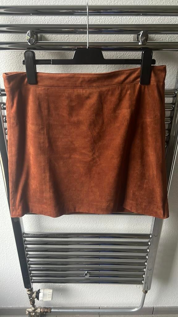 Korte cognackleurige rok van Bonita maat 40., Kleding | Dames, Rokken, Ophalen of Verzenden, Zo goed als nieuw, Maat 38/40 (M)